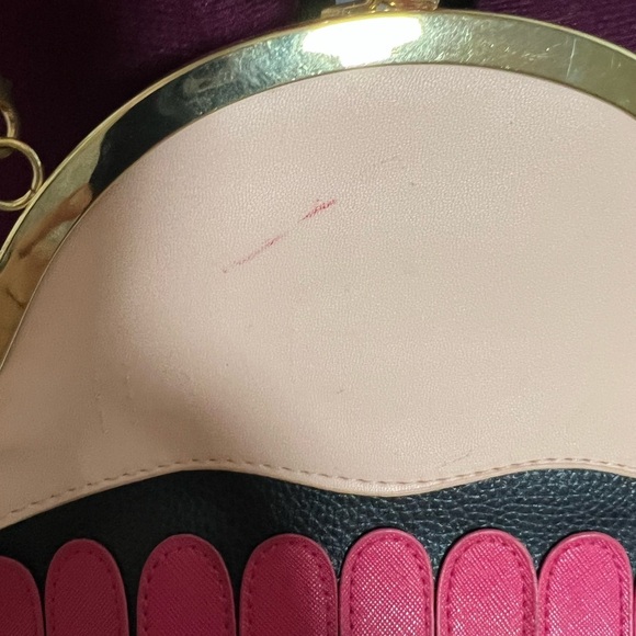 Pink and Black Crossbody Bag with Cupcake Design - Picture 4 of 5